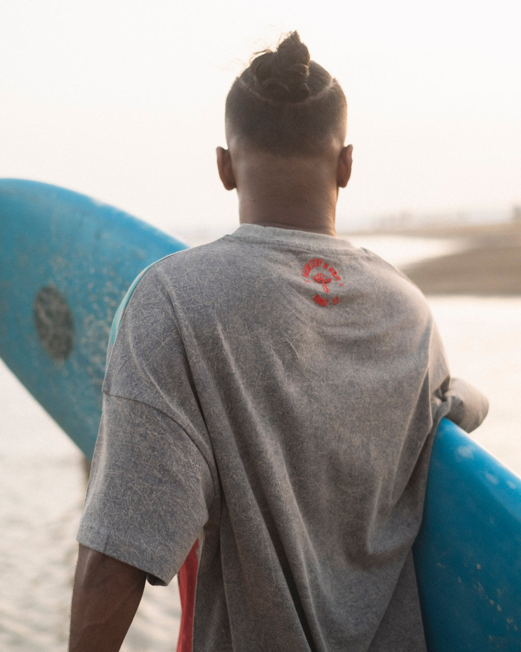 Surfing Kali - Light Grey
