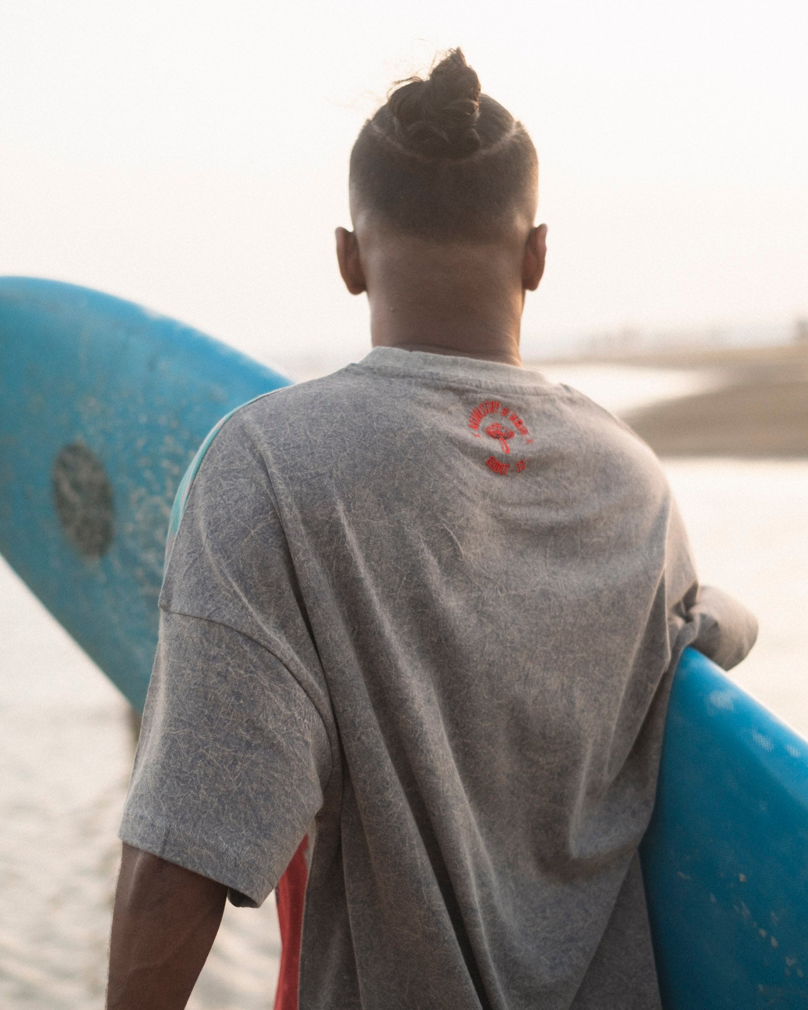 Surfing Kali - Light Grey