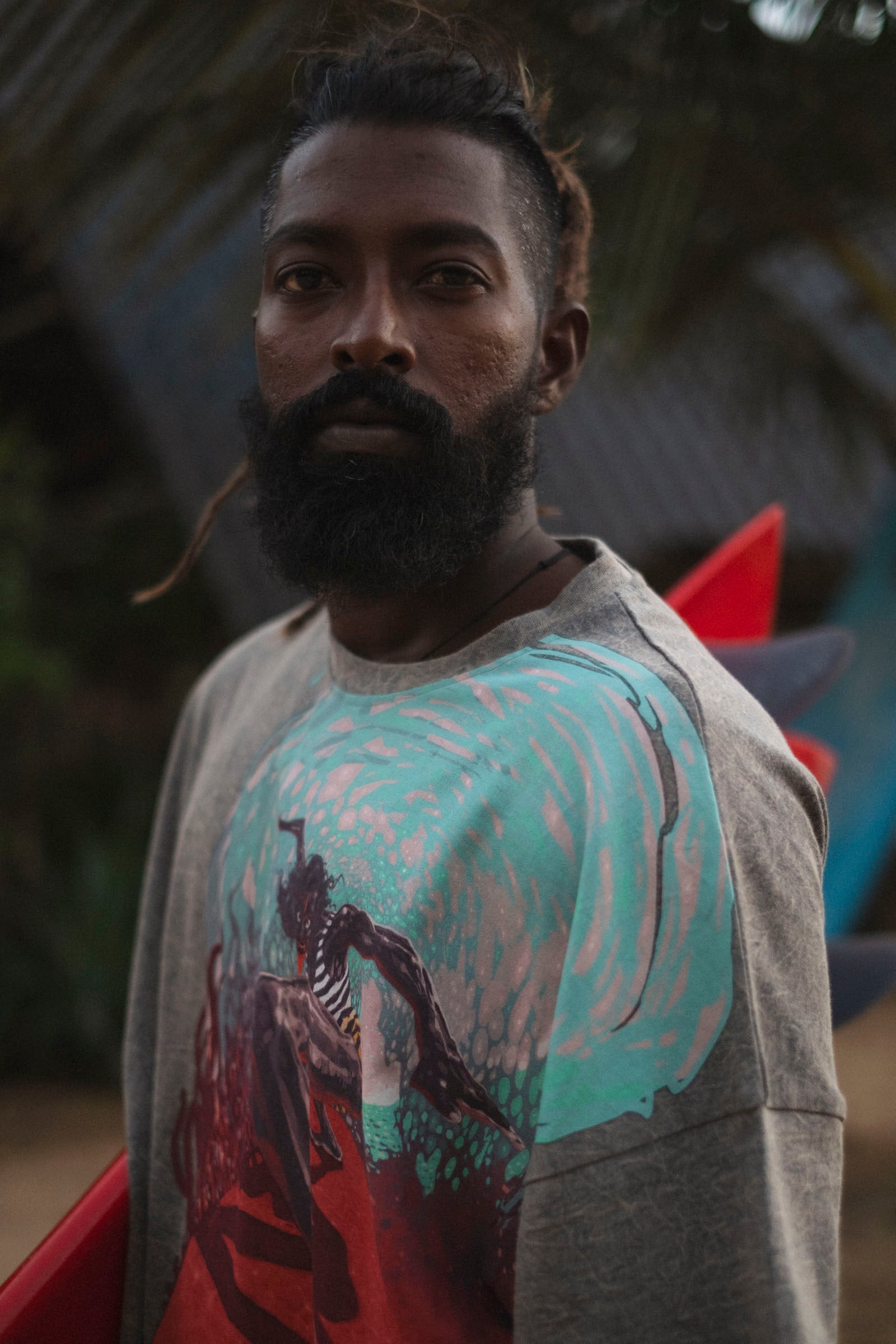 Surfing Kali - Grey